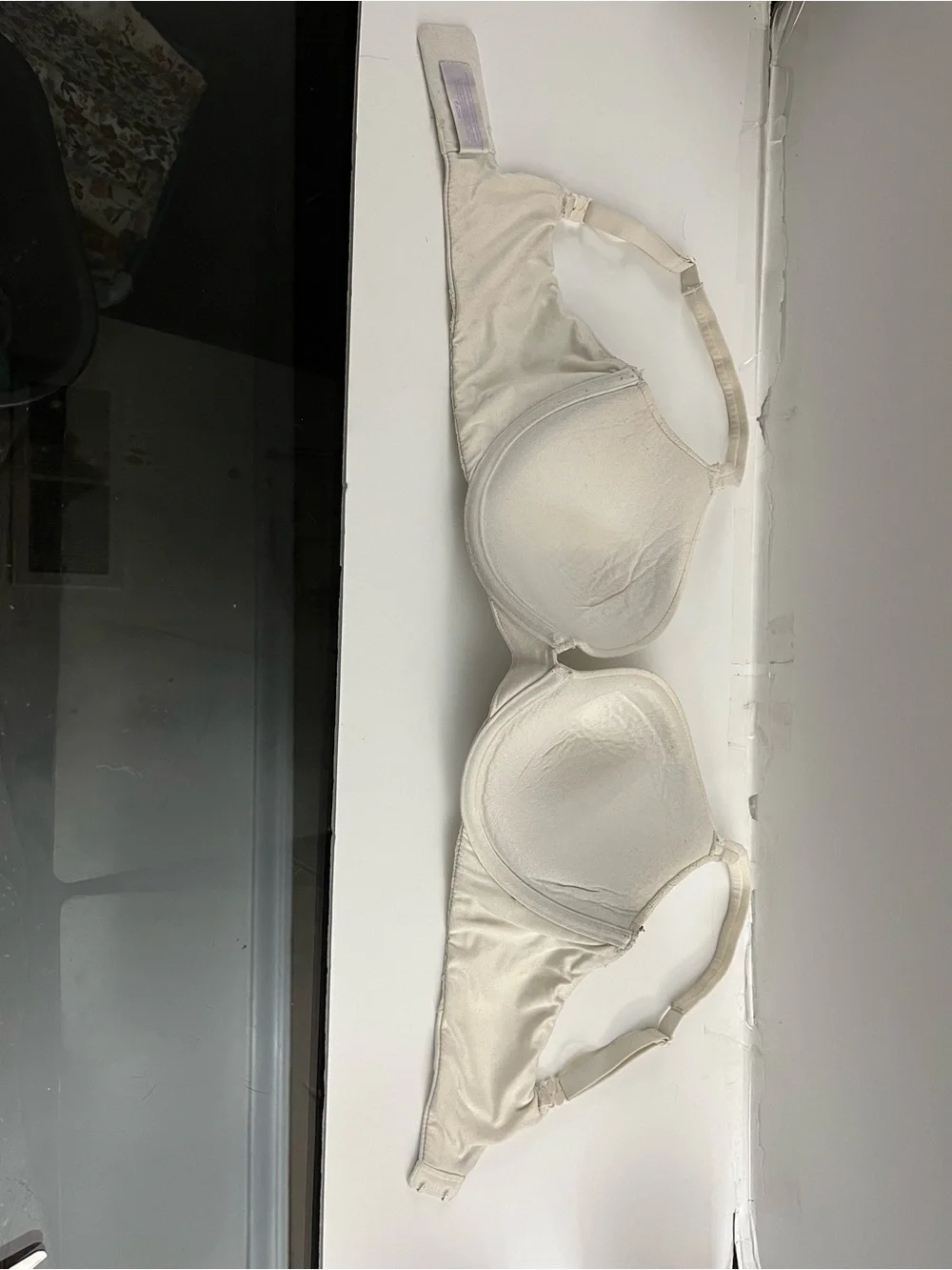 Everyday Smooth Light Cream Lace T-Shirt Bra 36C secret treasures